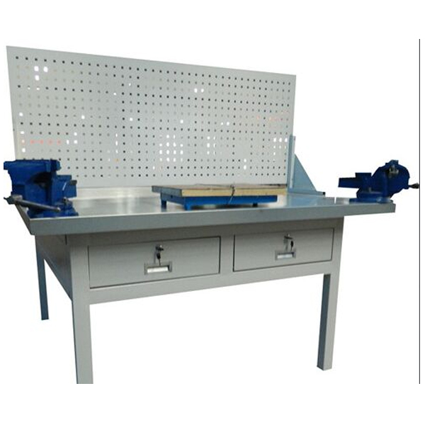 四工位鉗工操作實(shí)訓(xùn)臺(tái)(圖1) 四工位鉗工實(shí)操實(shí)驗(yàn)臺(tái),數(shù)控車(chē)床裝調(diào)維修實(shí)驗(yàn)臺(tái)