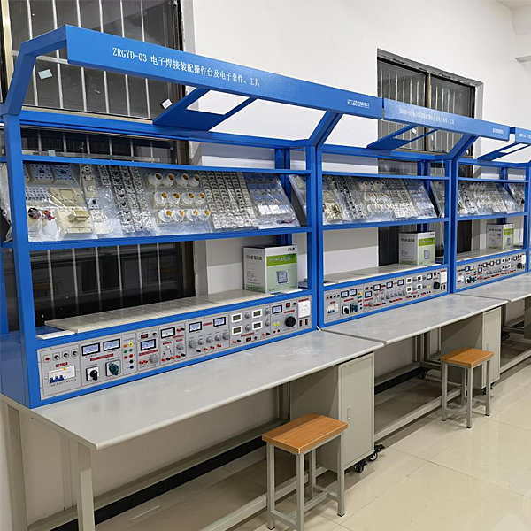 電子焊接裝配技術(shù)綜合實(shí)訓(xùn)臺(圖1) 電子焊接裝配技術(shù)綜合實(shí)驗(yàn)臺,柴油發(fā)動機(jī)總裝實(shí)驗(yàn)裝置