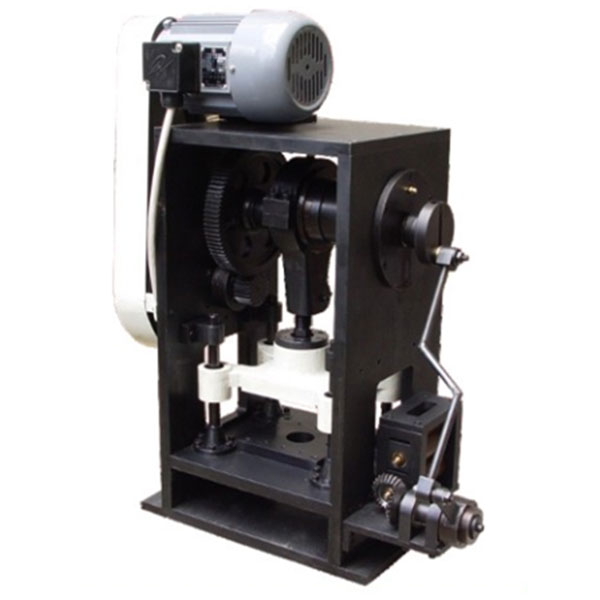 電工實(shí)訓(xùn)臺(tái)的認(rèn)識(shí)與注意事項(xiàng)是什么意思(圖1) 電工實(shí)訓(xùn)臺(tái)的認(rèn)識(shí)與注意事項(xiàng)是什么意思(圖1)